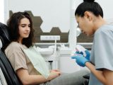 Zatrzymany ząb w dziąśle - czym jest i jak go leczyć