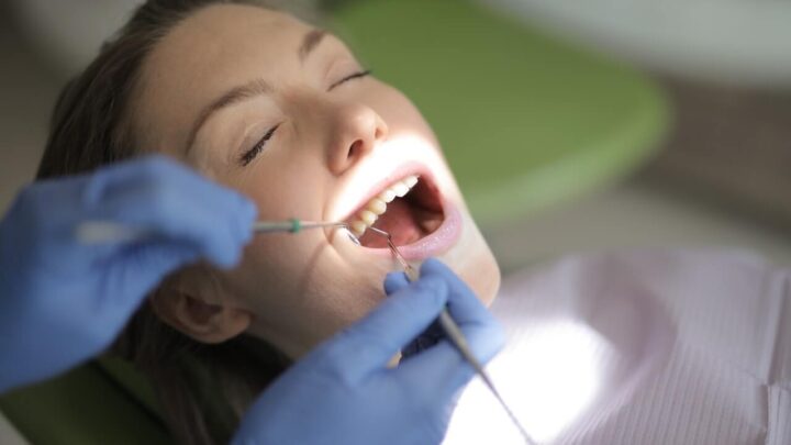 Czy da się wybielić martwego zęba?